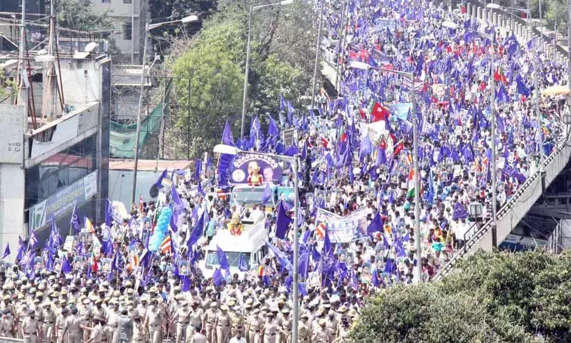 അംബേദ്​കറെ അപമാനിച്ച സംഭവം: ദ​ലി​ത്​ പ്ര​തി​ഷേ​ധ​ത്തി​ൽ ബം​ഗ​ളൂ​രു സ്​​തം​ഭി​ച്ചു