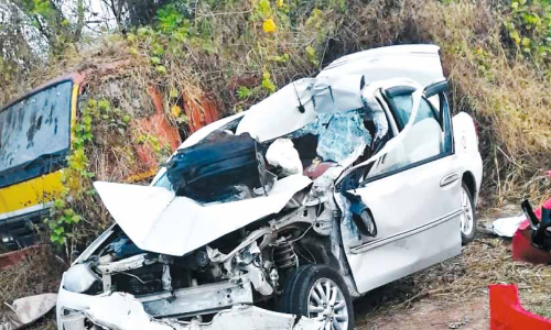 നാടിനെ നടുക്കി വാഹനാപകടം; അപകട പാതയായി കെ.എസ്.ടി.പി റോഡ്