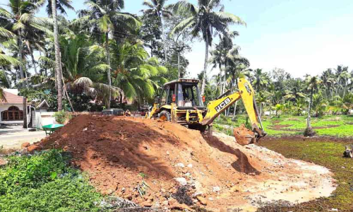 നികത്തിയ വയൽ റവന്യൂ അധികൃതർ പൂർവസ്ഥിതിയിലാക്കി