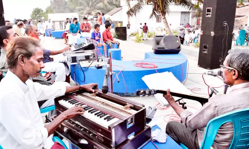 കോലായയിലൊഴുകി, ഗസൽ അലകൾ കോലായയിലൊഴുകി, ഗസൽ അലകൾ