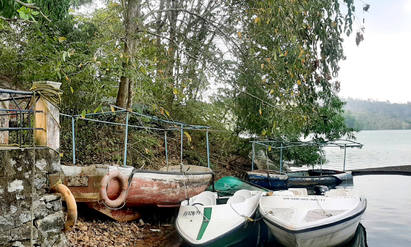 ബോട്ടുകള് നെയ്യാര്ഡാമില് തുരുമ്പെടുത്ത് നശിക്കുന്നു ബോട്ടുകള് നെയ്യാര്ഡാമില് തുരുമ്പെടുത്ത് നശിക്കുന്നു