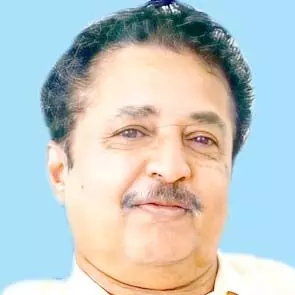 ര​വീ​ന്ദ്ര​ൻ നാ​യ​ർ