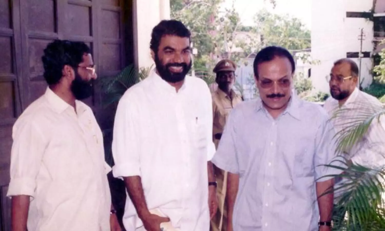 കാര്യങ്ങൾ കൈവിട്ടു പോകാതിരിക്കാൻ സഹായിച്ചത് കുഞ്ഞാലിക്കുട്ടി: പ്രശംസ ചൊരിഞ്ഞ് തോമസ് ഐസക്