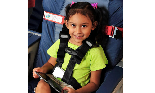 കുട്ടികളുടെ സുരക്ഷക്കായി വിമാനങ്ങളിൽ പ്ര​ത്യേ​ക സീ​റ്റ് ബെ​ല്‍റ്റു​കൾ നടപ്പാക്കണമെന്ന്​ ഡി.ജി.സി.എ