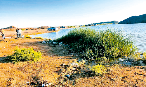 കാഴ്ചയിൽ കുളിർമ പകർന്ന്​ ഐനുൽ മുബാറക് തടാകം
