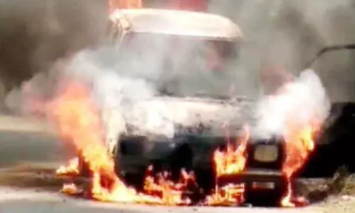 പൂക്കോട് കാർ കത്തിനശിച്ചു