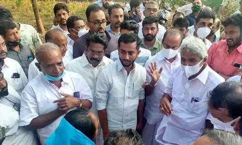 പൊലീസ് പ്രവർത്തിക്കുന്നത്​ സി.പി.എം ആജ്ഞയനുസരിച്ച് ​-ഉമ്മൻ ചാണ്ടി