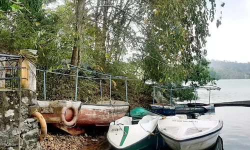 ബോട്ടുകള്‍ നെയ്യാര്‍ഡാമില്‍ തുരുമ്പെടുത്ത് നശിക്കുന്നു