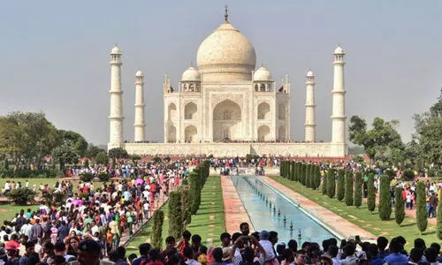 വൈവിധ്യങ്ങളുമായി ആഗ്ര ഒരുങ്ങുന്നു; താജ് മഹോത്സവം മാർച്ച് 20 മുതൽ