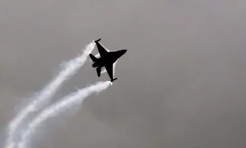 ഇ​റാ​നി​ൽ യു​ദ്ധ​വി​മാ​നം ത​ക​ർ​ന്ന് മൂ​ന്നു മ​ര​ണം