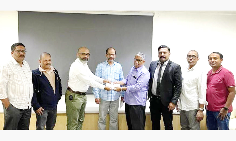 മനാഫ് വില്യാപ്പള്ളിക്ക് ക്രസന്റ് സെൻറർ യാത്രയയപ്പ് മനാഫ് വില്യാപ്പള്ളിക്ക് ക്രസന്റ് സെൻറർ യാത്രയയപ്പ്