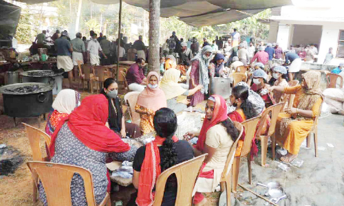 കായണ്ണയിൽ കാരുണ്യപ്പെരുമഴ; ചരിത്രമെഴുതി വാട്സ്ആപ് കൂട്ടായ്മ