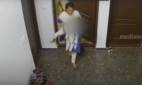 രണ്ട് വയസുകാരിയെ മർദിച്ച സംഭവം; ഫ്ലാറ്റിലെ സി.സി.ടി.വി ദൃശ്യങ്ങൾ പുറത്ത്