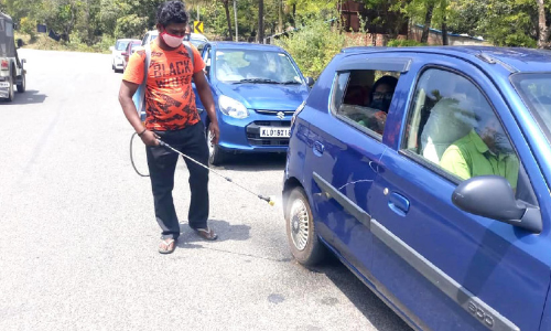 തമിഴ്​നാട്​ അതിർത്തിയിൽ നിയന്ത്രണം കർശനം; കേരള അതിർത്തിയിൽ ഒന്നുമില്ല