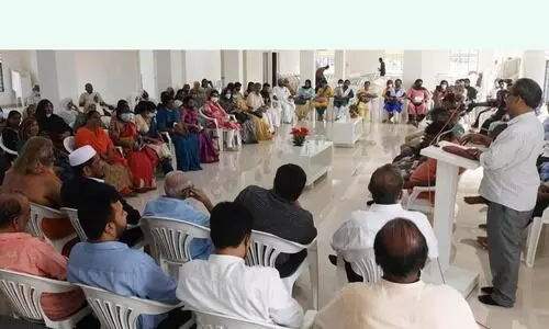 പള്ളി സന്ദർശിക്കാൻ ഫാദറിന്റെ നേതൃത്വത്തിൽ വയനാട്ടിൽ നിന്നുള്ള സംഘമെത്തി; മനം നിറച്ച് സ്വീകരണം