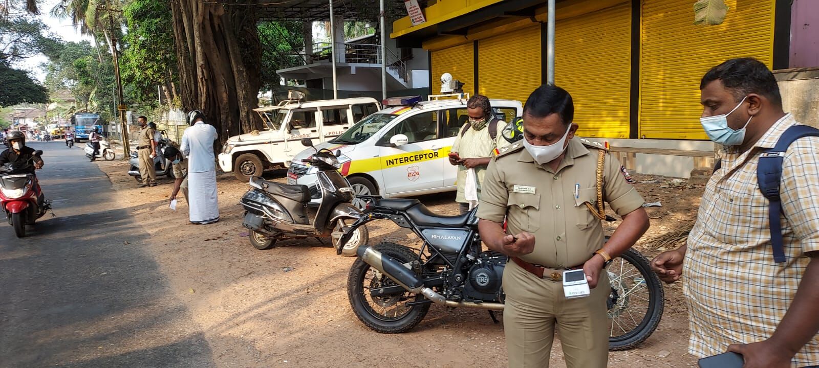 അപകടങ്ങൾ വർധിക്കുന്നു; ഉള്ളേരി ടൗണിൽ സംയുക്ത വാഹന പരിശോധന
