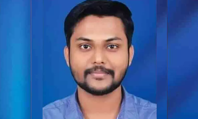 കാണാതായ കോളജ് അധ്യാപകൻ തൂങ്ങി മരിച്ച നിലയില് കാണാതായ കോളജ് അധ്യാപകൻ തൂങ്ങി മരിച്ച നിലയില്