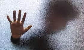 പതിനാറുകാരനെ പീഡിപ്പിച്ച യുവതിക്കെതിരെ പോക്സോ കേസ് പതിനാറുകാരനെ പീഡിപ്പിച്ച യുവതിക്കെതിരെ പോക്സോ കേസ്