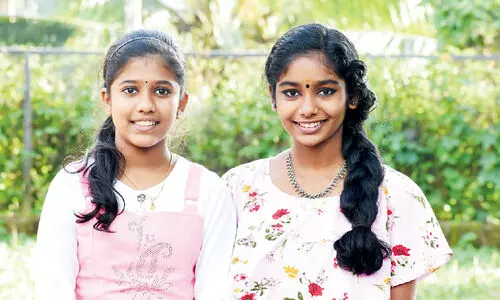 ഉ​റു​മ്പു​ക​ൾ​ക്കൊ​പ്പം അം​ഗീ​കാ​ര​നി​റ​വി​ൽ ആ​ദി​ത്യ​യും വി​ഷ്ണു​പ്രി​യ​യും