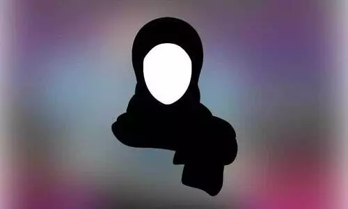 ശി​രോ​വ​സ്ത്രം ധ​രി​ച്ചെ​ത്തി​യ മൂ​ന്നുപേരെ പ്രാ​ക്ടി​ക്ക​ൽ പ​രീ​ക്ഷ​യി​ൽ പ​ങ്കെ​ടു​പ്പി​ച്ചി​ല്ല