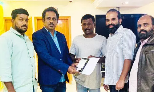 ഹൗ​സ്‌ ഡ്രൈ​വ​റായെ​ത്തി ദുരിതത്തി​ലാ​യ കൊ​ല്ലം സ്വ​ദേ​ശി നാ​ട​ണ​ഞ്ഞു