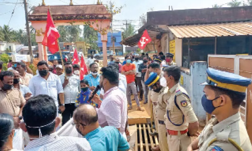 മാലിന്യ വിവാദം: മംഗൽപാടി പഞ്ചായത്തിലേക്ക് സി.പി.എം മാർച്ച്