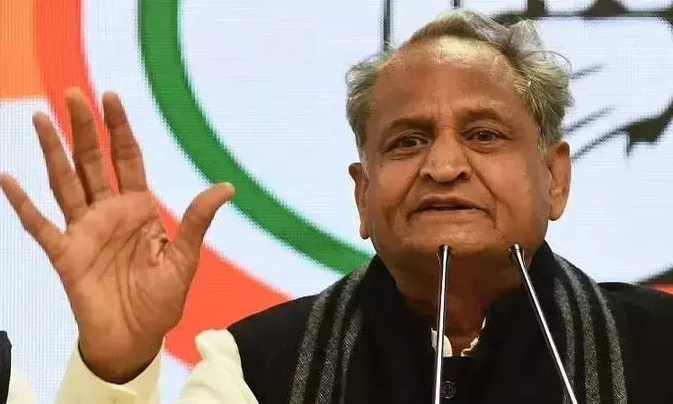 എം.എൽ.എമാർക്ക് ലക്ഷം രൂപ വിലയുള്ള ഐ ഫോൺ; മടക്കി നൽകുമെന്ന് ബി.ജെ.പി