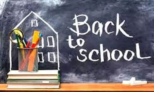 സ്വ​കാ​ര്യ സ്​​കൂ​ളു​ക​ളി​ൽ ഓ​ഫ്​​ലൈ​ൻ പ​ഠ​ന​ത്തി​ന്​ മാ​ർ​ഗ​നി​ർ​ദേ​ശം