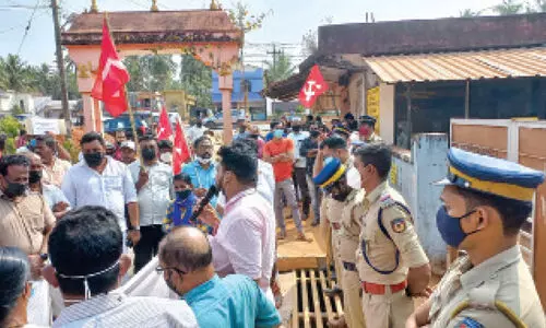 മാലിന്യ വിവാദം: മംഗൽപാടി പഞ്ചായത്തിലേക്ക് സി.പി.എം മാർച്ച് മാലിന്യ വിവാദം: മംഗൽപാടി പഞ്ചായത്തിലേക്ക് സി.പി.എം മാർച്ച്