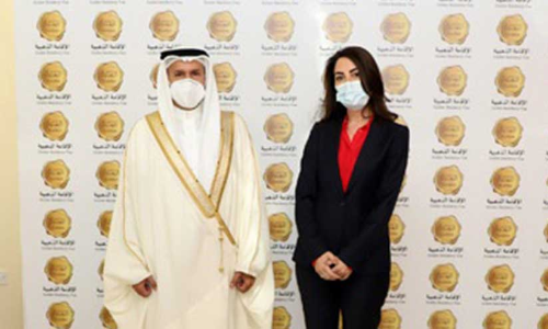 ആ​ദ്യ ഗോ​ൾ​ഡ​ൻ വി​സ​ക്കാ​രെ ആ​ദ​രി​ച്ചു