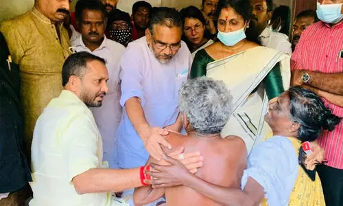 സംസ്ഥാനത്ത് ദലിത് വിഭാ​ഗക്കാർ പീഡിപ്പിക്കപ്പെടുന്നുവെന്ന് കെ. സുരേന്ദ്രൻ; കൊല്ലപ്പെട്ട ട്വന്റി ട്വന്റി പ്രവർത്തകന്റെ വീട് സന്ദർശിച്ചു