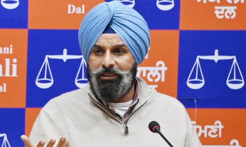 മയക്കുമരുന്ന് കേസ്: അകാലിദൾ നേതാവ് ബിക്രം സിങ് മജിതിയ കോടതിയിൽ ഹാജരായി