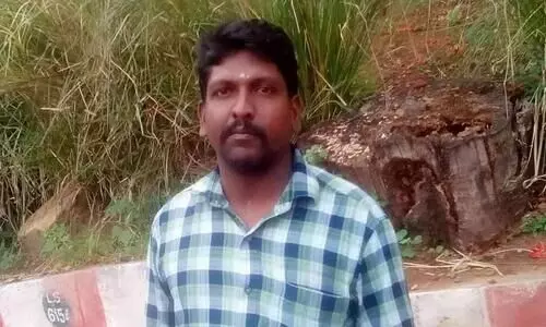 കാറിടിച്ച് ബൈക്ക് യാത്രികൻ മരിച്ചു