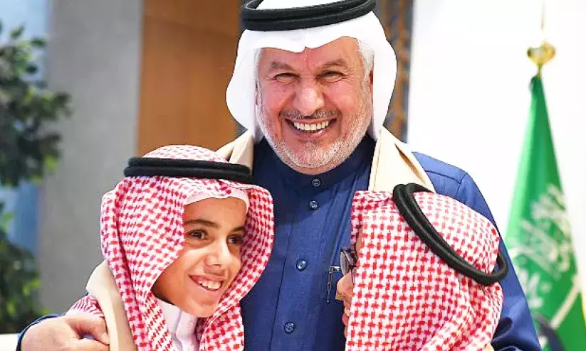 സ​യാ​മീ​സു​ക​ൾ എത്തി; തങ്ങളെ തമ്മിലകറ്റിയ ഡോക്ടറെ കാണാൻ