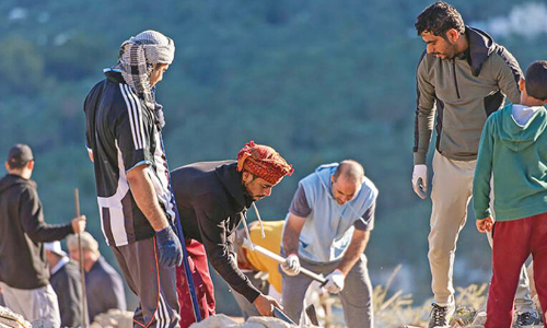 സഞ്ചാരിക​ളേ, ഇതി​ലേ...ഇതി​ലേ...