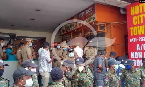 തിരുവനന്തപുരത്ത് പട്ടാപ്പകൽ ഹോട്ടലിൽ കയറി റിസപ്ഷനിസ്റ്റിനെ വെട്ടിക്കൊന്നു