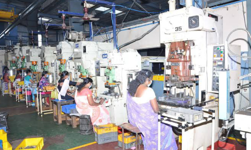 അരൂരിൽ സർക്കാറിന് വ്യവസായമുണ്ട്; സൗഹൃദമില്ല അരൂരിൽ സർക്കാറിന് വ്യവസായമുണ്ട്; സൗഹൃദമില്ല