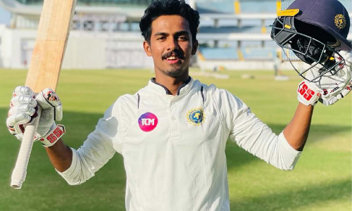 രോ​ഹ​ന് സെ​ഞ്ച്വ​റി; കേരളം പൊരുതുന്നു