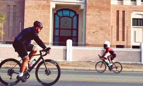 വീഥികളെ ആവേശം​കൊള്ളിച്ച്​ അയേൺമാൻ 70.3