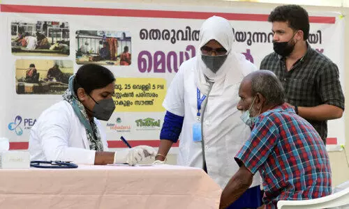 Medical camp holding the hand of street life and providing relief