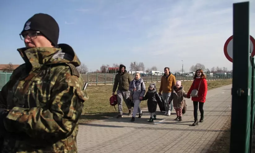 പോളിഷ് അതിർത്തിയിൽ അഭയാർഥികളായി യുക്രെയ്ൻ ജനത