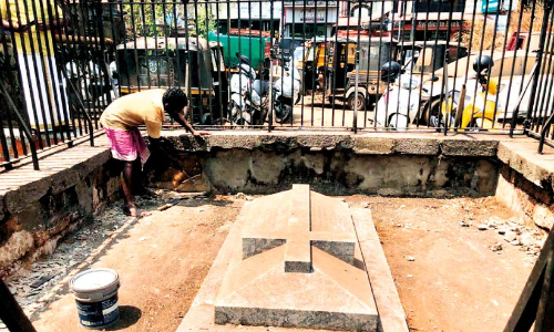 ചെമ്മാട് ഹജൂര്‍ കച്ചേരിയിലെ ബ്രിട്ടീഷ് ശവക്കല്ലറ നവീകരണം തുടങ്ങി