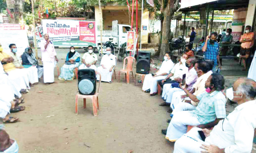 Crowds protest against demolition of shops