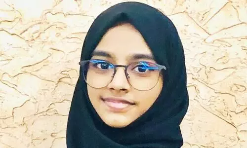 ദ ​ഫി​ഫ്റ്റീ​ൻ ഡേ​യ്സ് ടു ​കൗ​ണ്ട്; ശ്ര​ദ്ധേ​യ​മാ​യി ഏ​ഴാം ക്ലാ​സു​കാ​രിയു​ടെ പു​സ്​​ത​കം