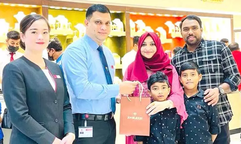 ഗൾഫ് മാധ്യമം-ജോയ് ആലുക്കാസ് മത്സരം: വിജയികൾക്ക് സമ്മാനം നൽകി ഗൾഫ് മാധ്യമം-ജോയ് ആലുക്കാസ് മത്സരം: വിജയികൾക്ക് സമ്മാനം നൽകി