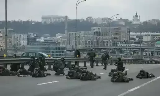 കിയവിലെ വാരാന്ത്യ കർഫ്യൂ പിൻവലിച്ചു; പടിഞ്ഞാറൻ അതിർത്തിയിലെത്താൻ ഇന്ത്യക്കാർക്ക് നിർദേശം