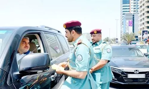 നിങ്ങളുടെ സുരക്ഷ നിങ്ങളുടെ പ്രതിബദ്ധത ട്രാഫിക് കാമ്പയിനുമായി ഷാർജ പൊലീസ്