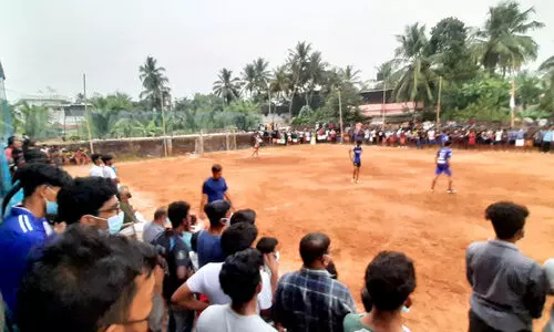 കുഞ്ഞിമംഗലം പറയുന്നു, ഇത് ചെറിയ കളിയല്ല... കുഞ്ഞിമംഗലം പറയുന്നു, ഇത് ചെറിയ കളിയല്ല...