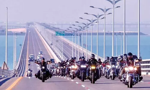 ജാ​ബി​ർ പാ​ല​ത്തി​ൽ ഹാ​ർ​​ലി ഡേ​വി​ഡ്​​സ​ൺ ബൈ​ക്ക്​ റാ​ലി