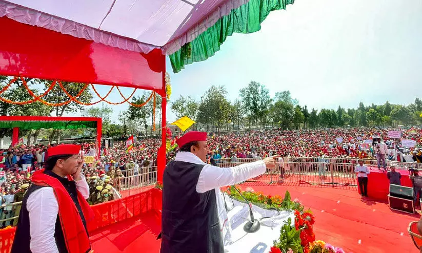 അ​ഖി​ലേ​ഷ്, ആ​വേ​ശ​ത്തി​നും ച​തി​ക്കു​ഴി​ക​ൾ​ക്കും ഇ​ട​യി​ൽ